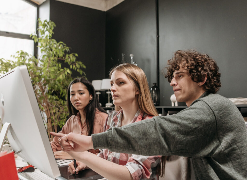 Marketing Solutions 2 pexels pavel danilyuk 7675014